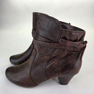 Baretraps Women's "Renew" Brown Leather Booties Size 10
